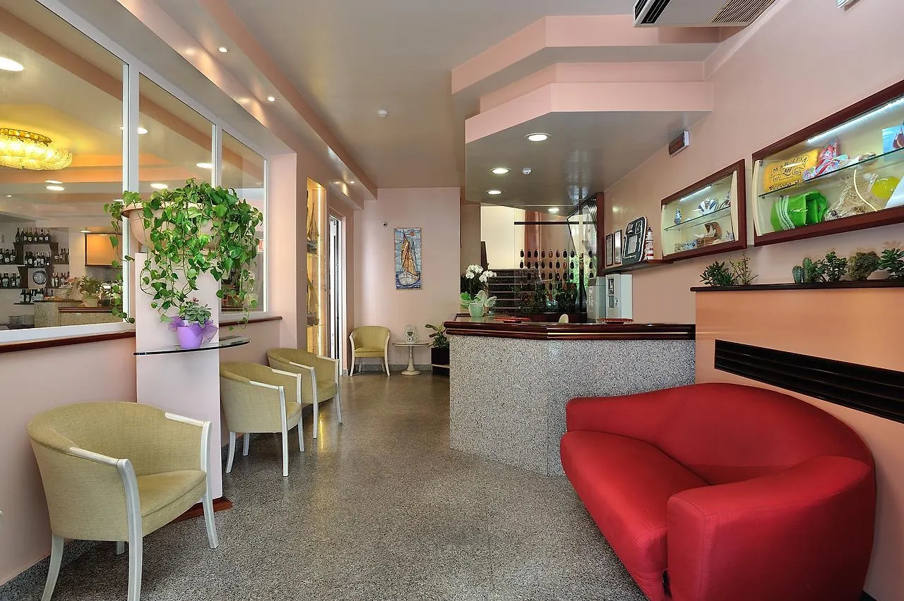 Hotel Marilena Riccione 2*,